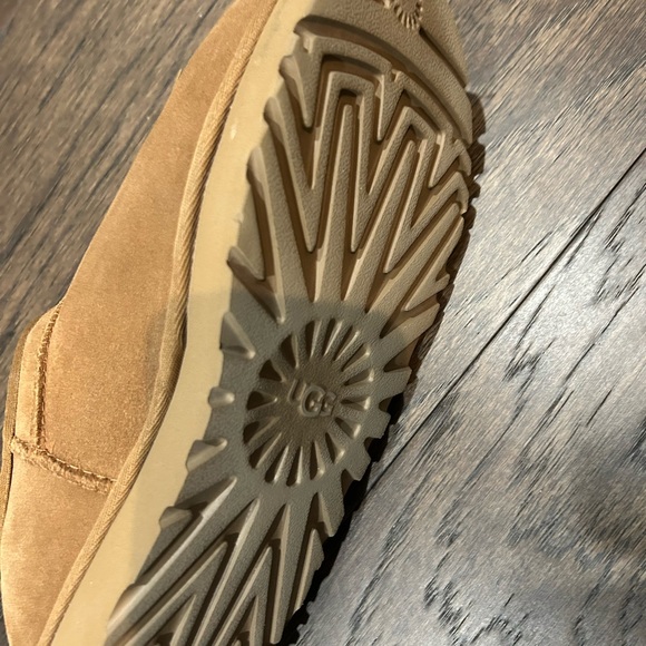 UGG Slip Ons - Picture 4 of 6